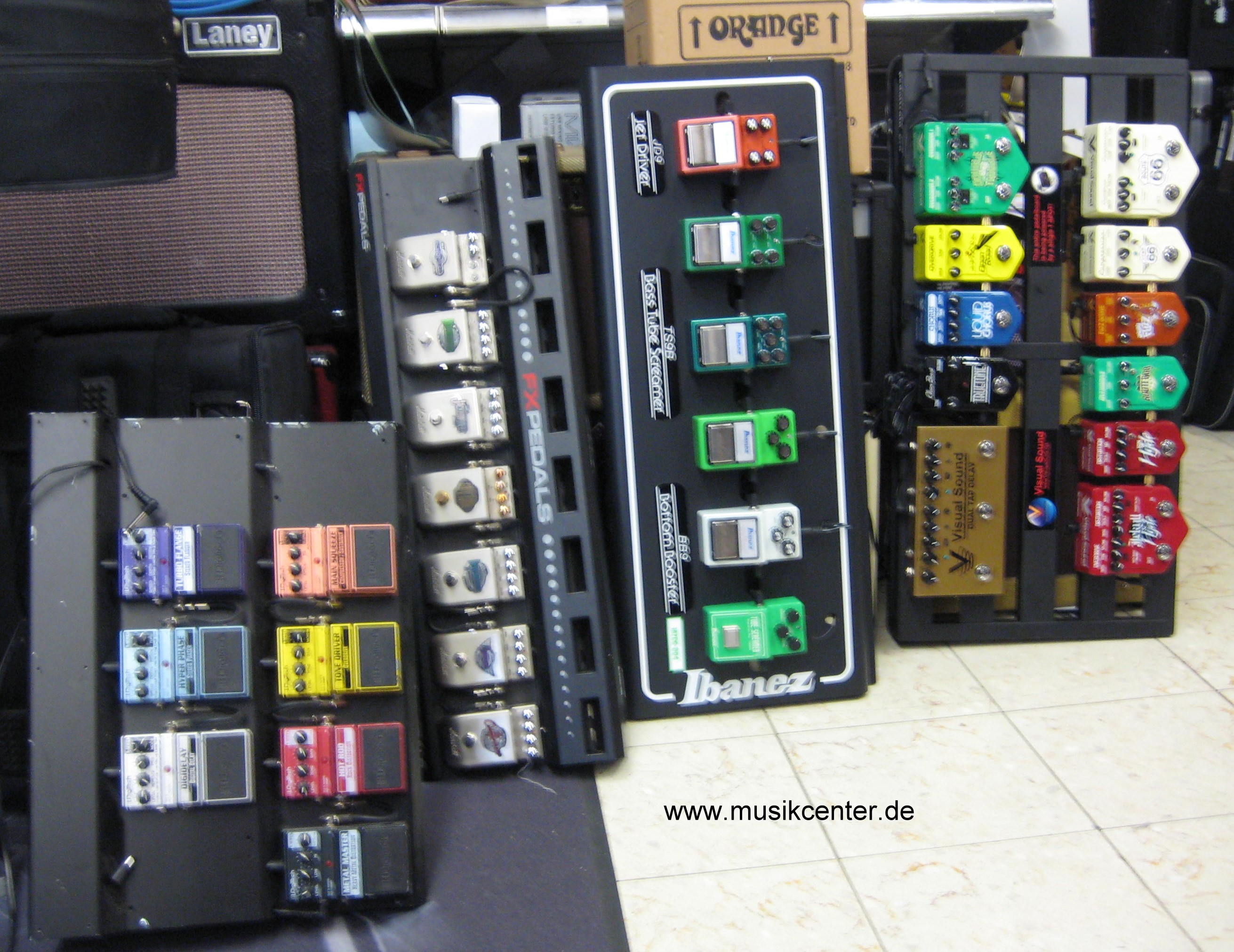 Unser Testcenter, Effekt fr Gitarre und Bass aller fhrenden Hersteller